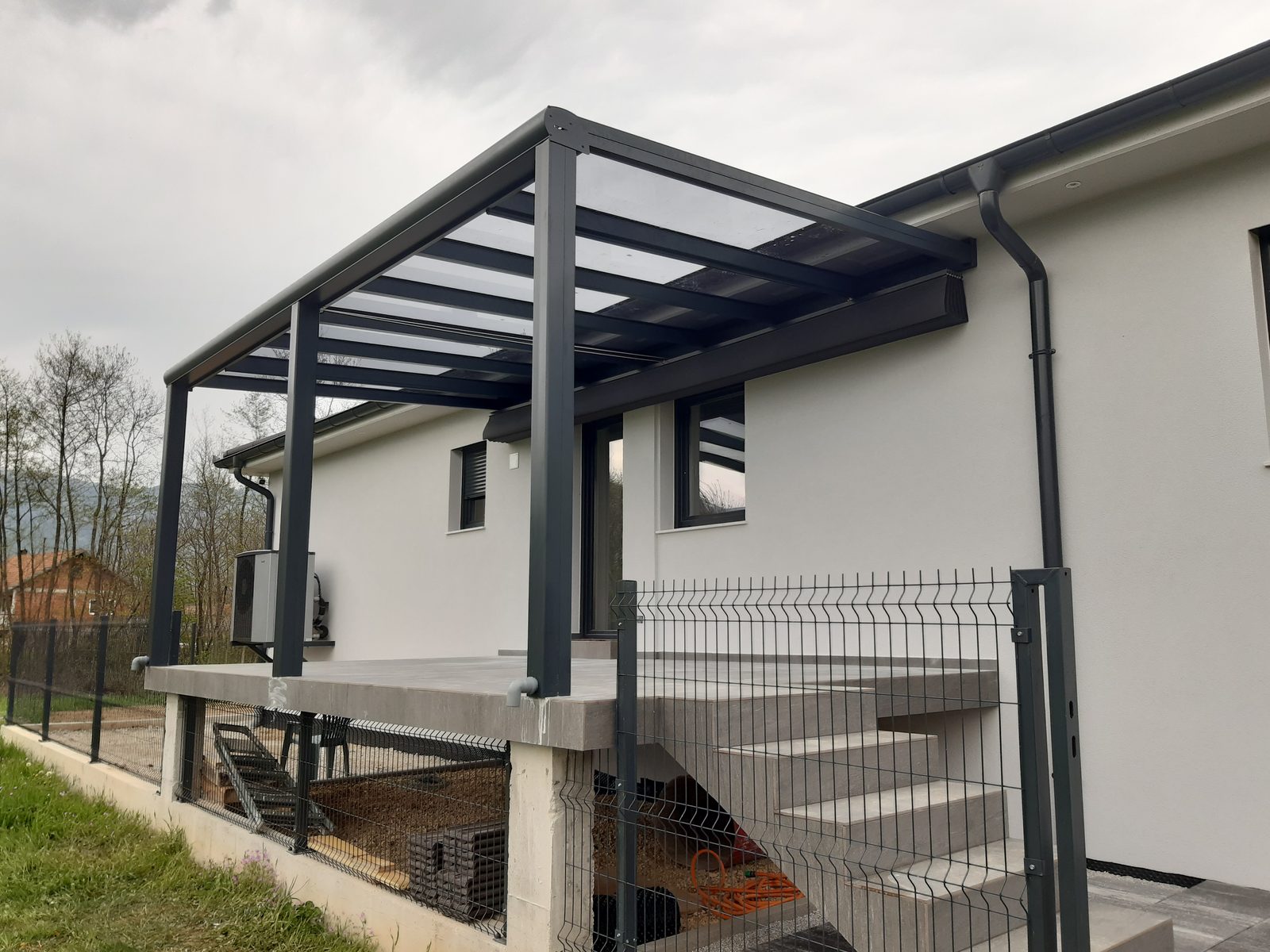 Mbuloje xhami — detaje